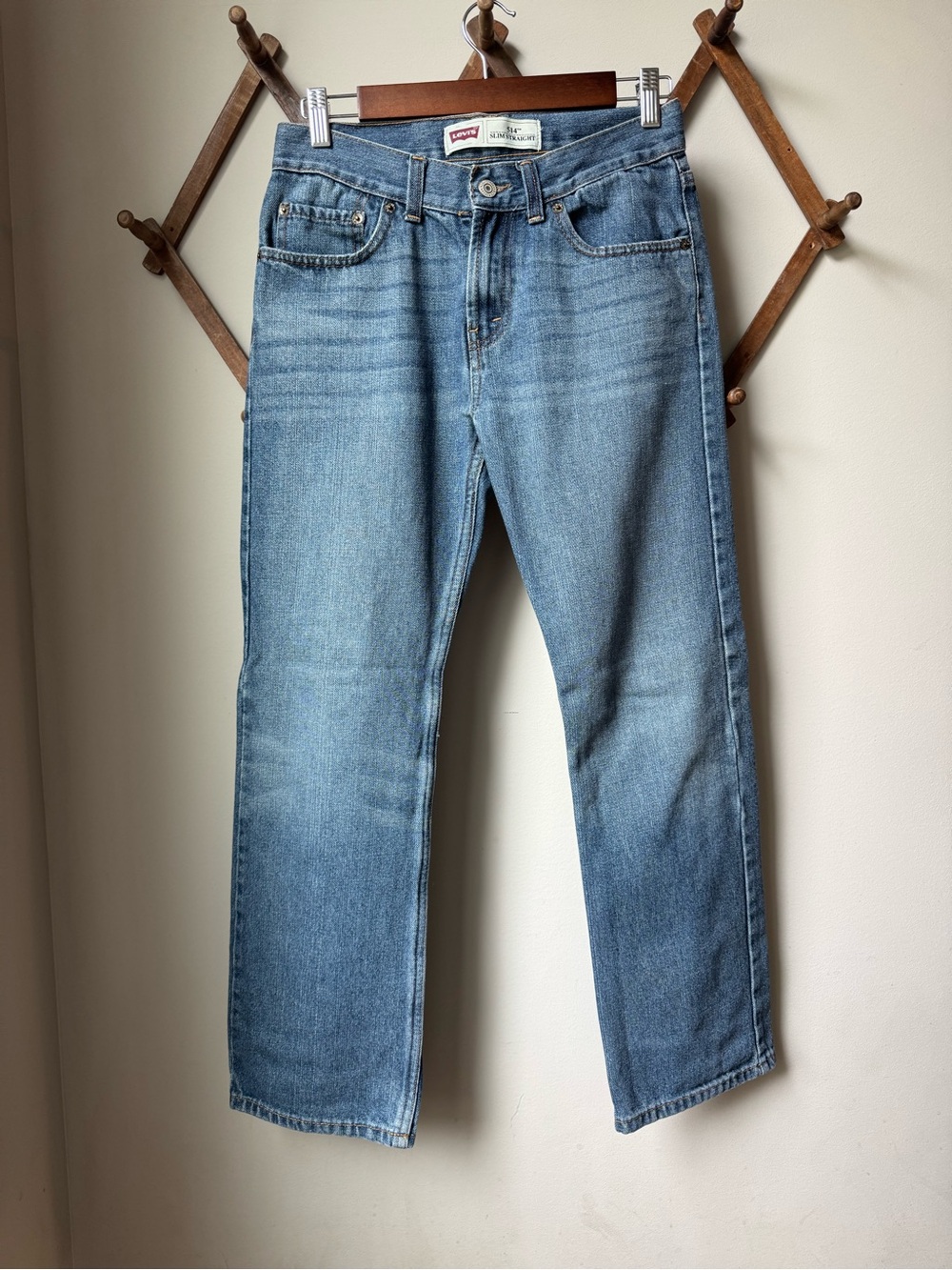 Levi's 514 Slim Straight Medium Wash Jeans size 28 x 28 (Girls 16)